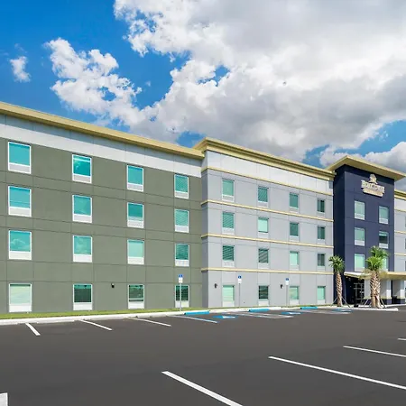 Hometowne Studios By Red Roof Tampa - Airport